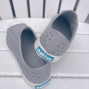 Like new Native Shoes, The Jefferson.Women’s Adult-size 8- runs narrow.